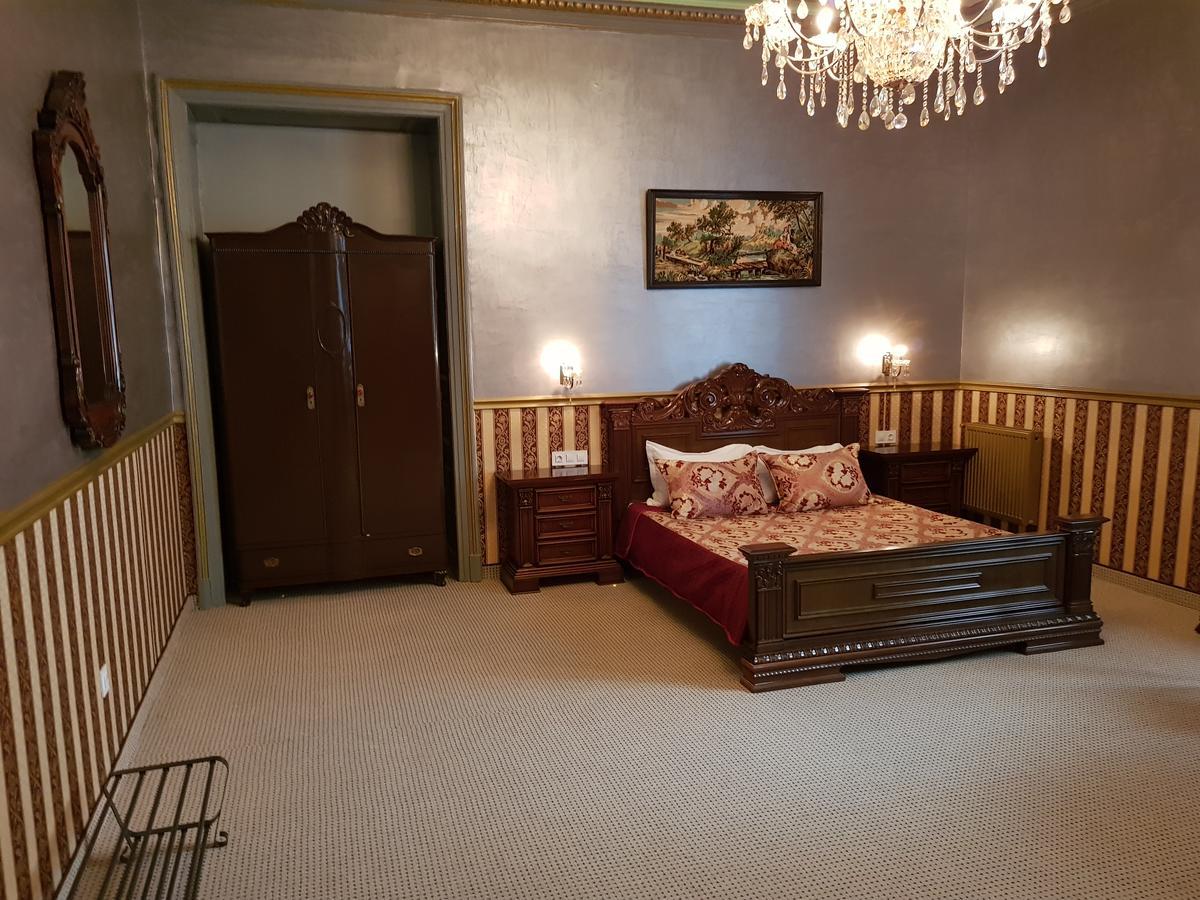 Nf Palace Old מלון 4*