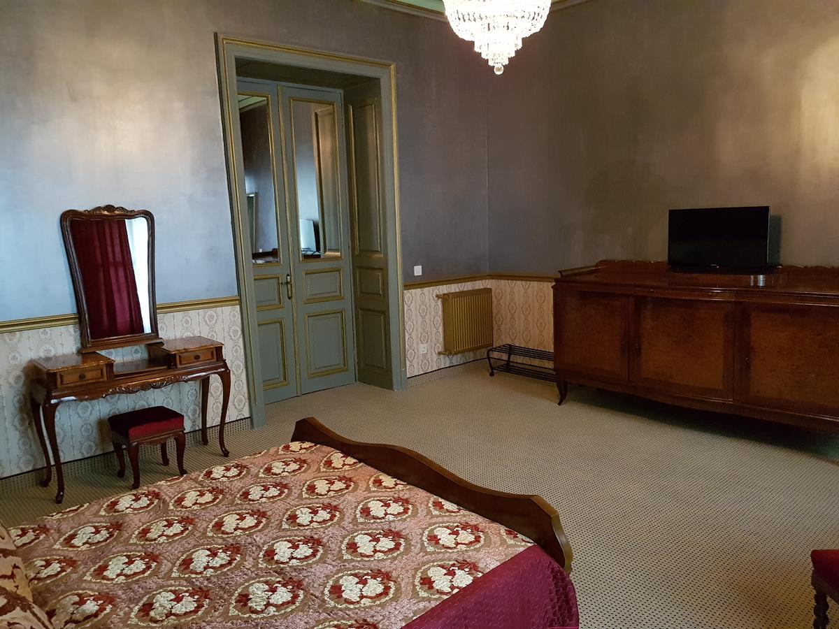 Nf Palace Old 4* בוקרשט