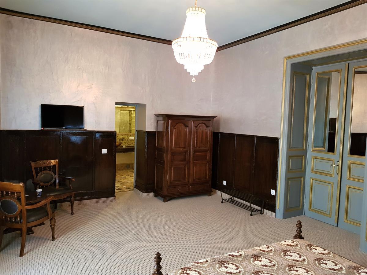 מלון Nf Palace Old 4*