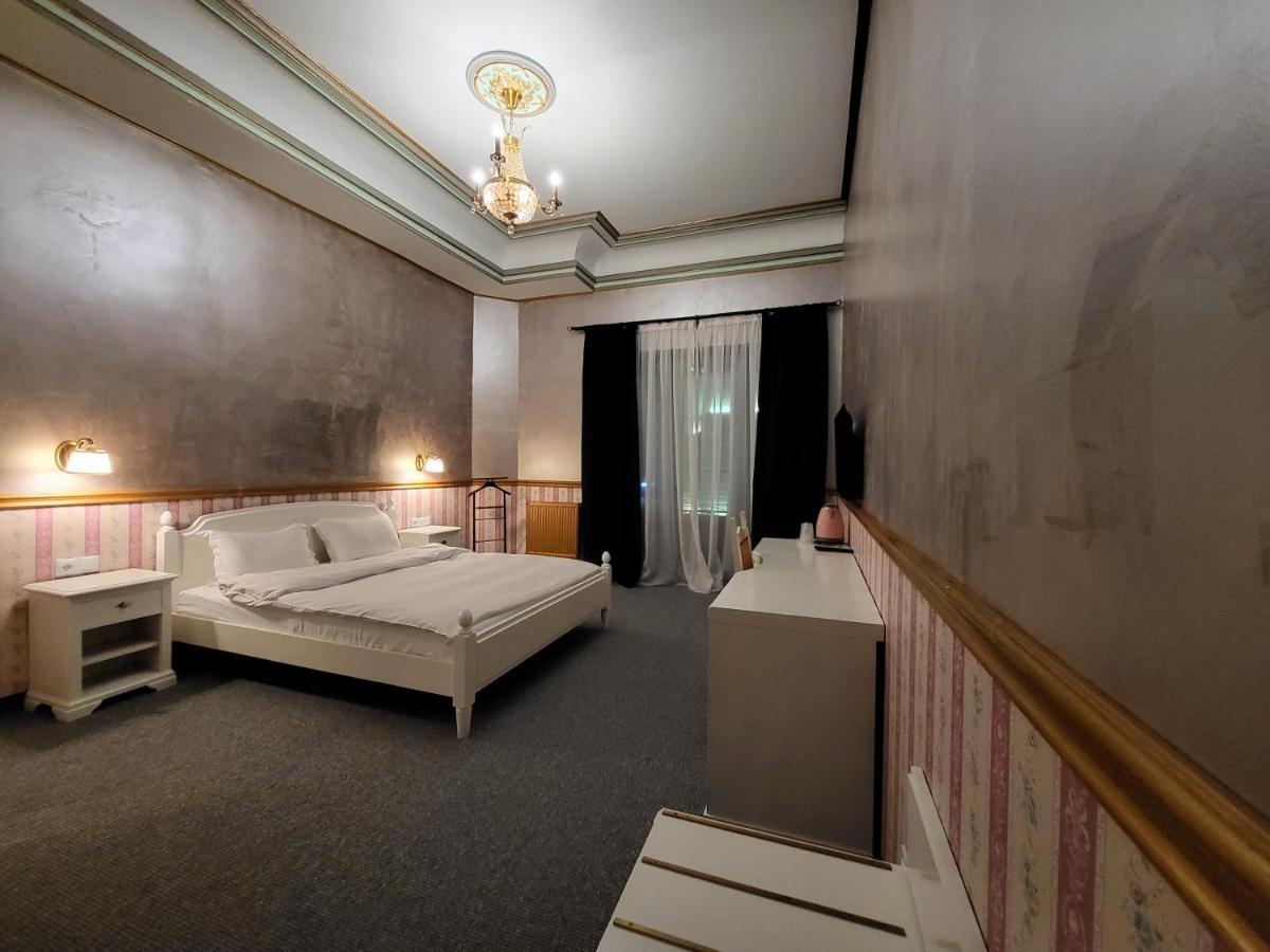 Nf Palace Old Hotel