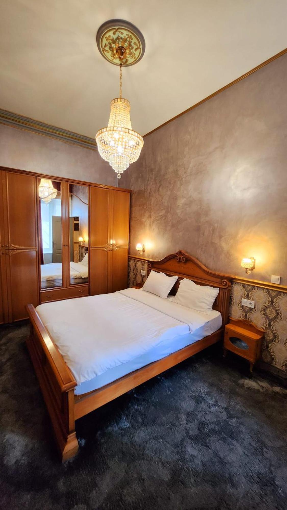 Nf Palace Old Hotel