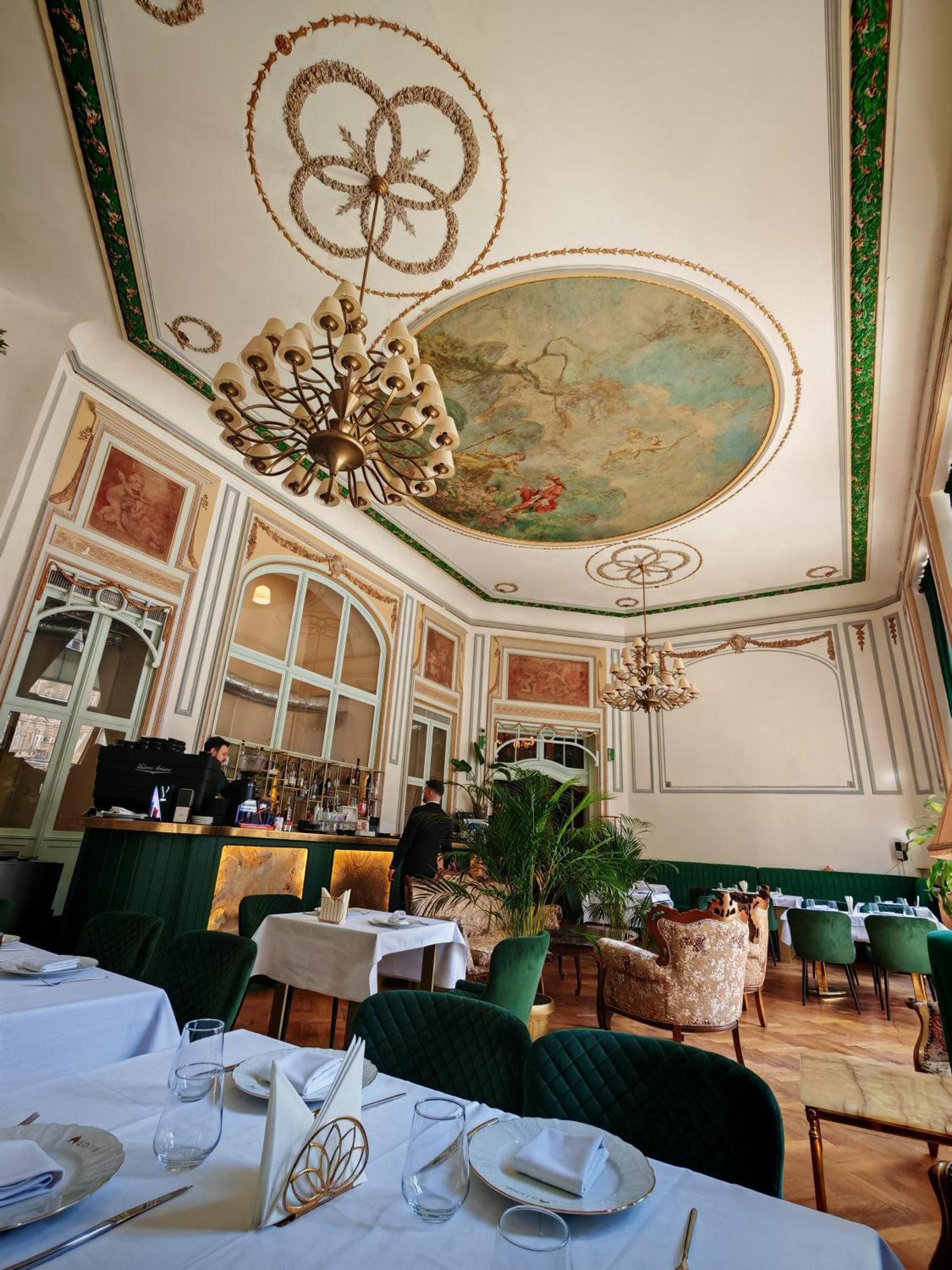 Nf Palace Old 4*
