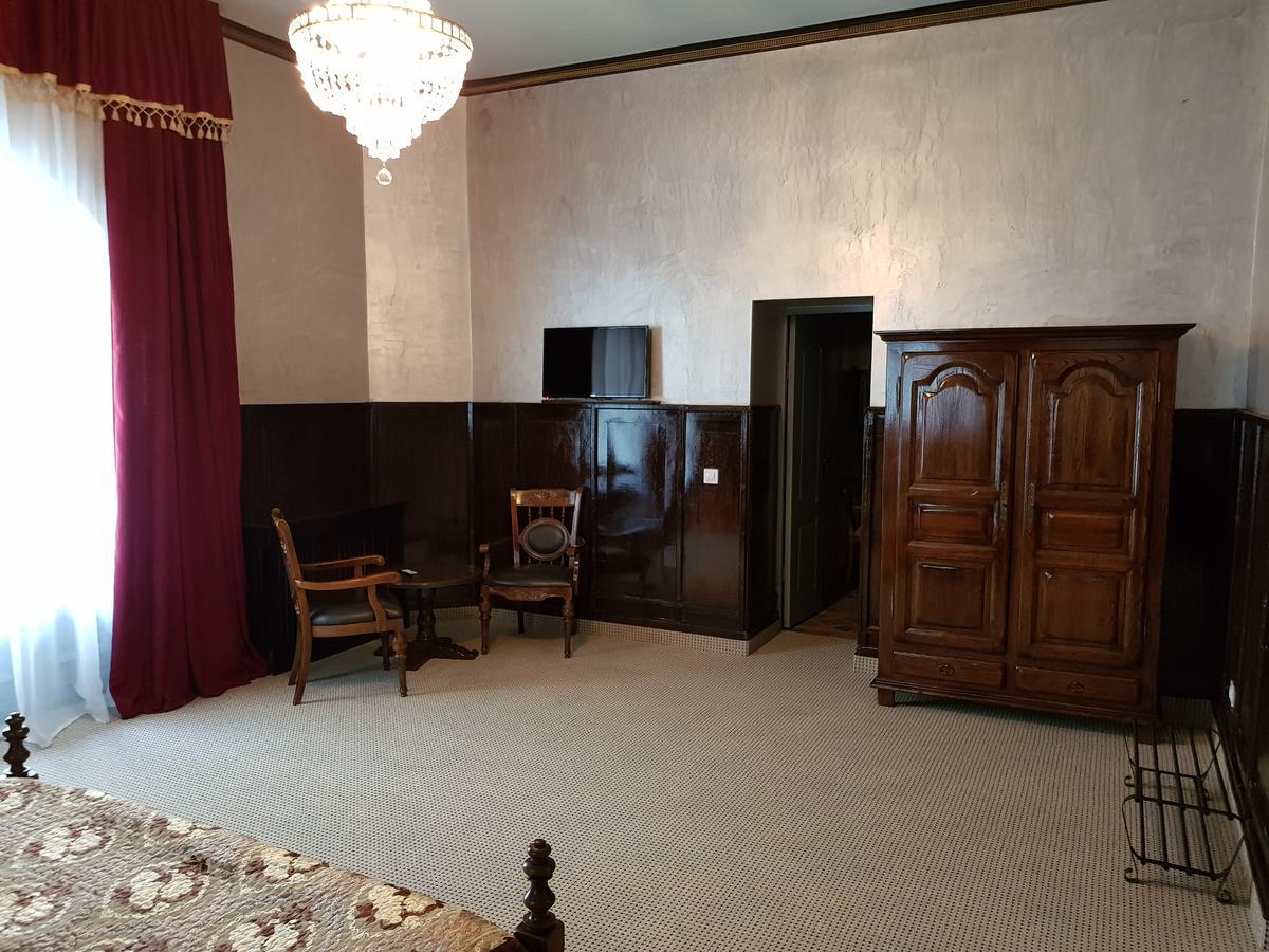 Nf Palace Old