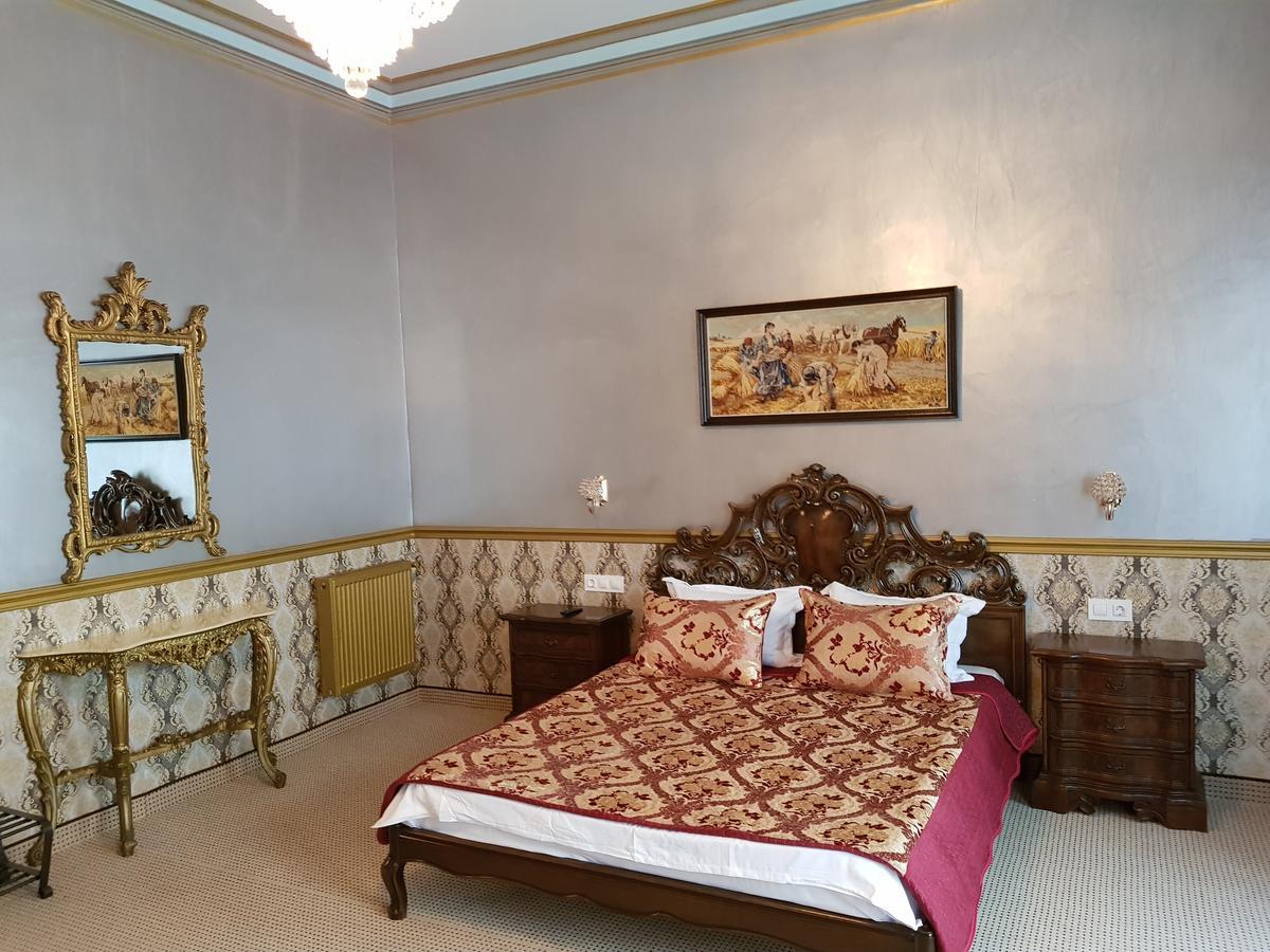 Nf Palace Old Hotel
