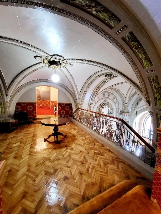 Nf Palace Old מלון 4*