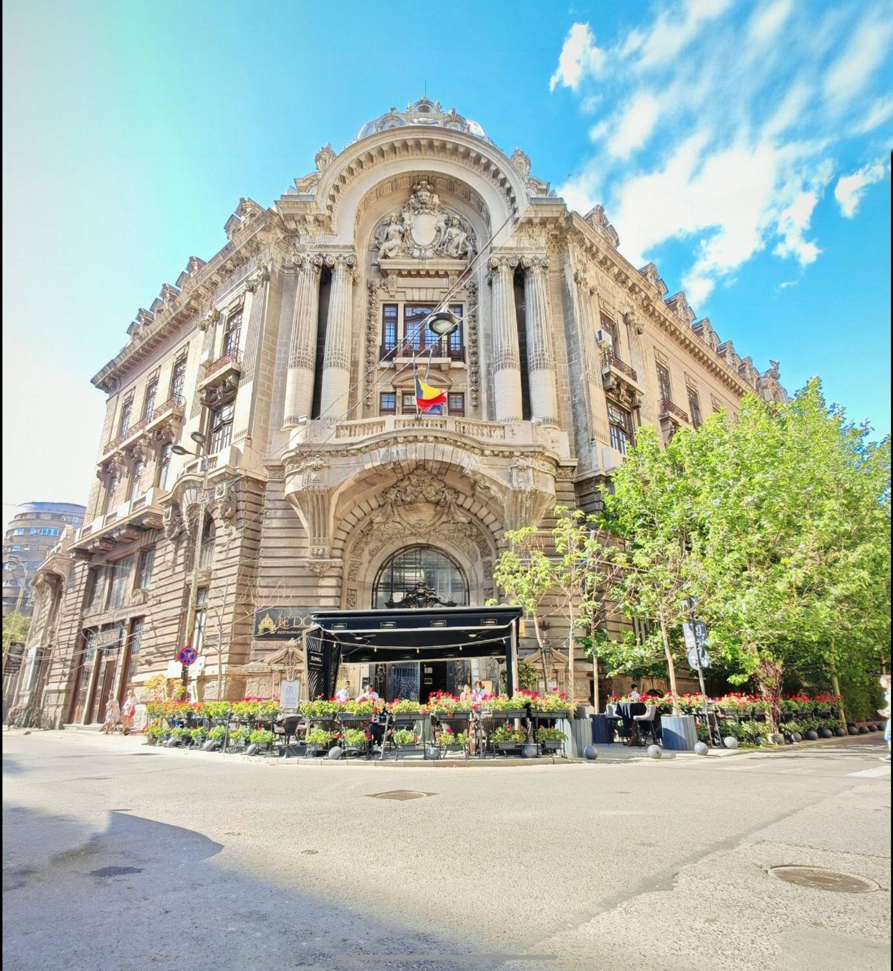 Nf Palace Old מלון 4*